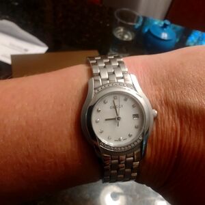 Gucci 5500 L ladies watch with diamonds